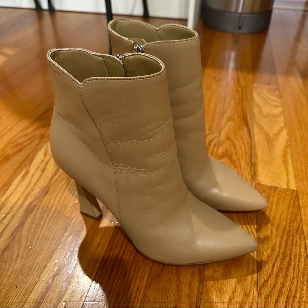 Nine West Beige Bootie Heels Sz 8
